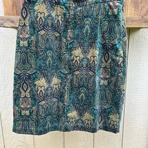 Croft&Barrow corduroy skirt Rich colors in paisley pattern Sz 10